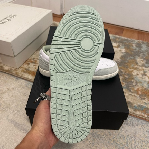 NIB Men’s Sz 10 (Euro Sz 44) Air Jordan 1 Low SE Sneakers In White/Sea-foam Sail - Picture 16 of 16